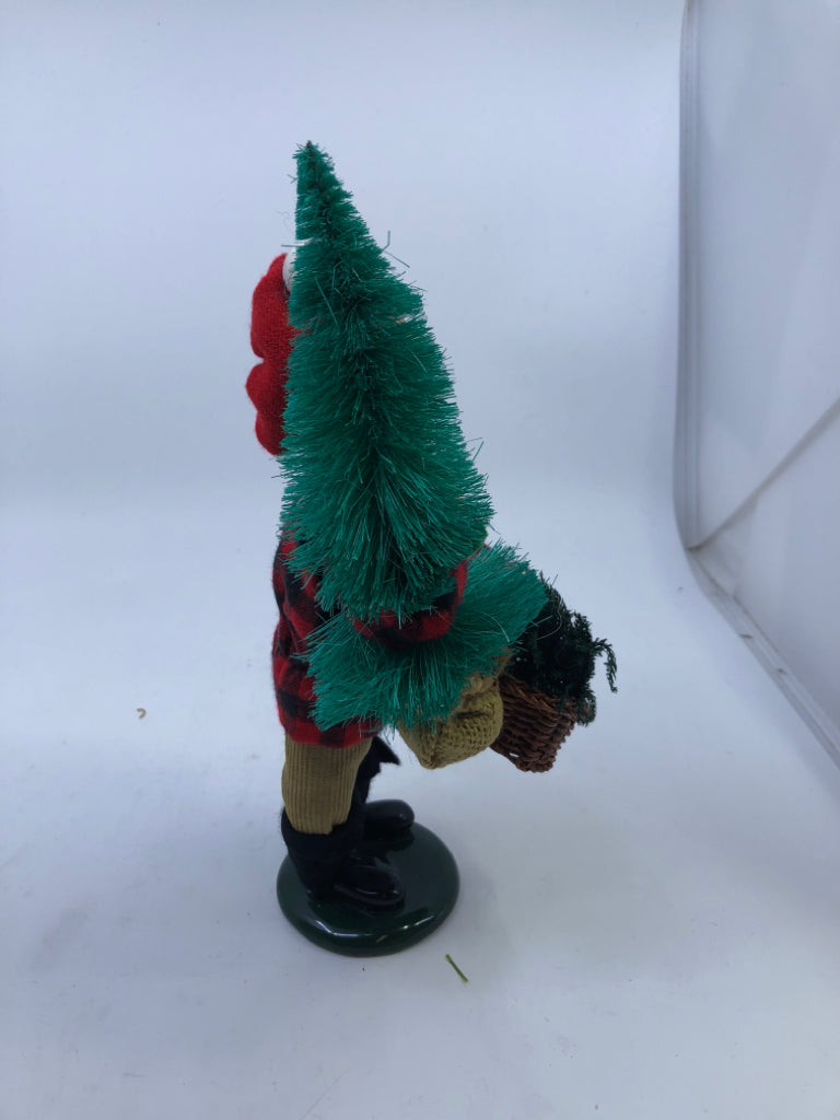 1992 BYERS' CHOICE CAROLER LITTLE BOY W TREE IN PLAID COAT.