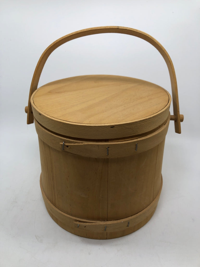 BLONDE WOOD SHAKER STYLE BUCKET.