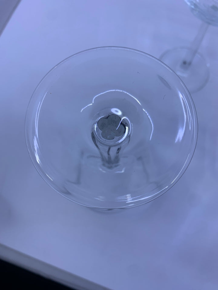 4 RIBBED STEM WINE GLASSES.