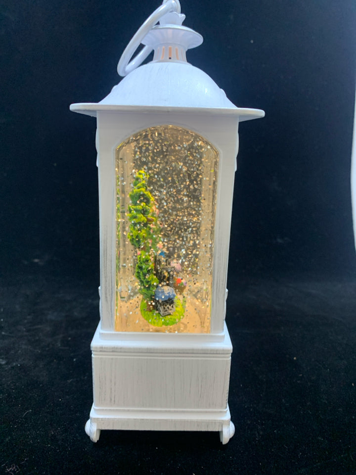 LIGHT-UP GARDEN GLITTER GLOBE.