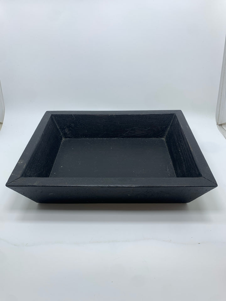BLACK PAINTED WOODEN TRAY.