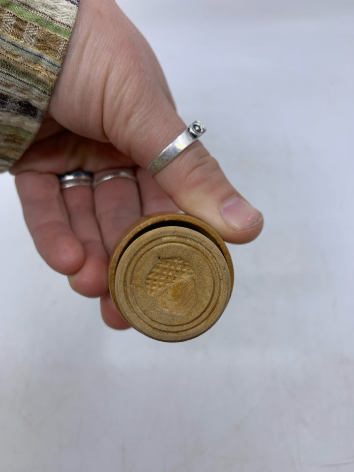 PRIMITIVE STYLE WOOD ACORN STAMP.