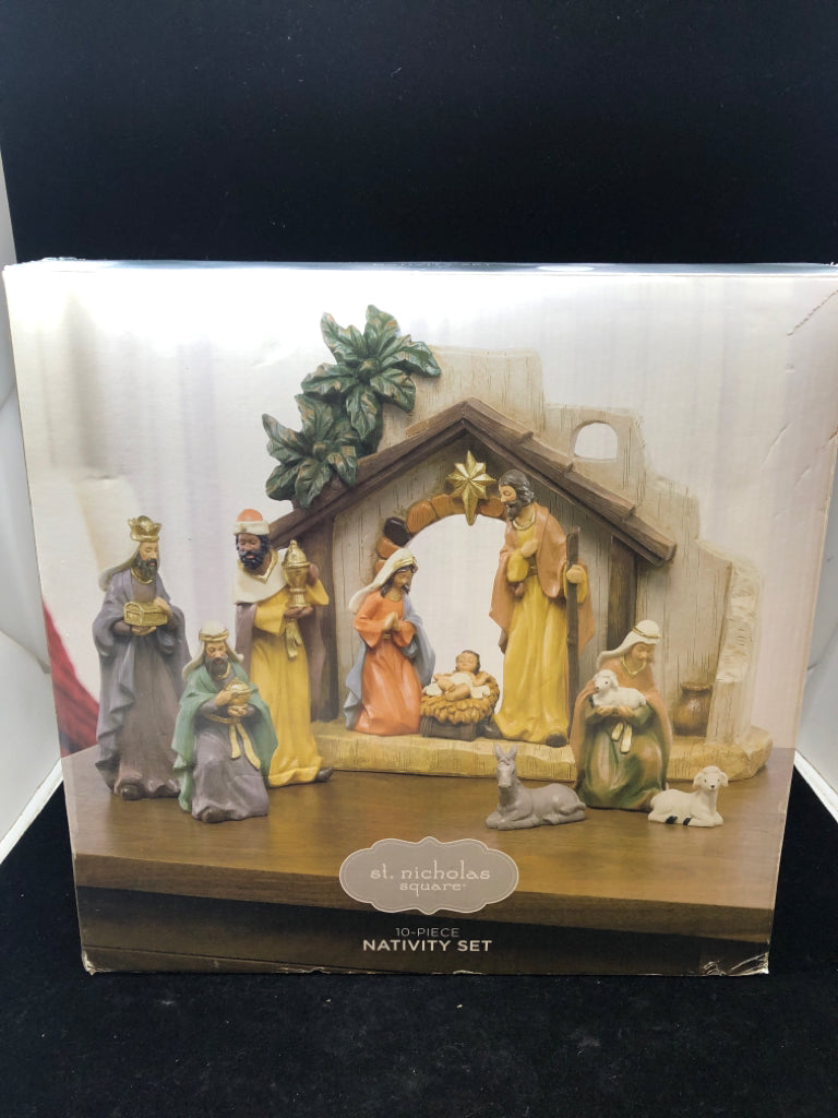 NIB 10-PIECE NATIVITY SET ST NICHOLAS SQUARE.