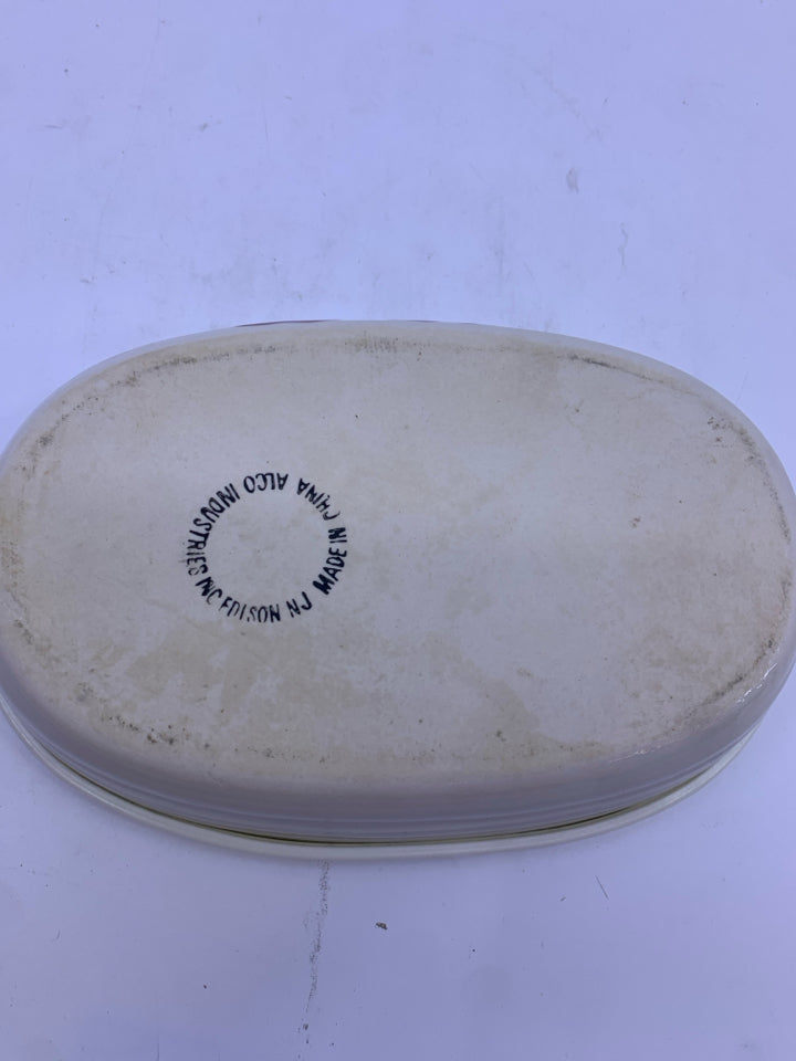 2 OVAL APPLE PATTERN BAKERS 7.