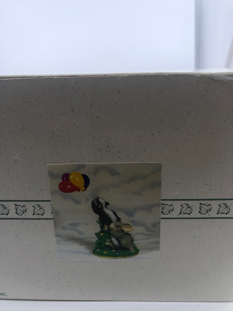 NIB HANG ON CHARMING TAILS