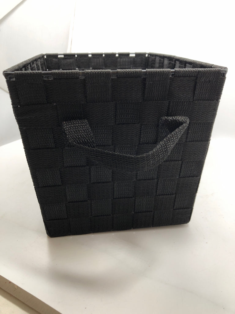 BLACK FABRIC WOVEN STORAGE BIN.