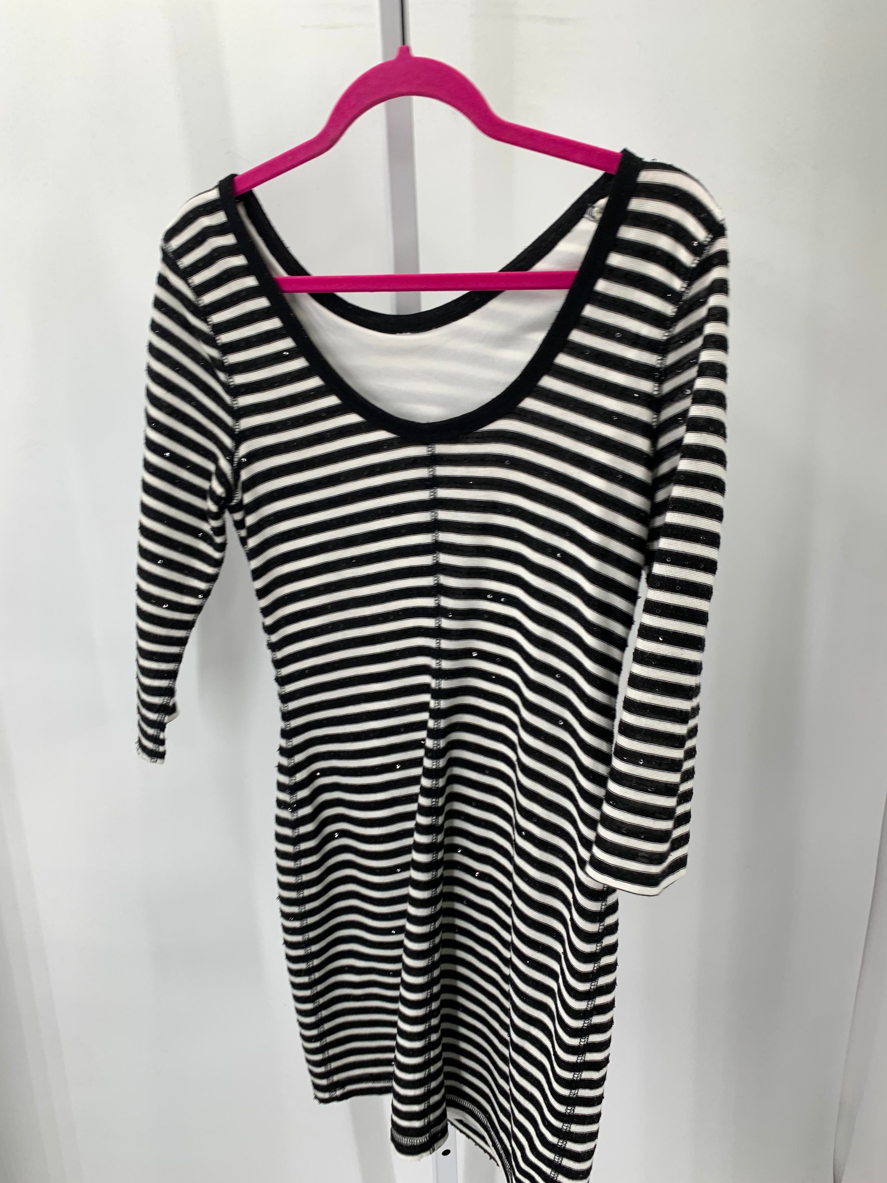 Express Size Medium Misses 3/4 Sleeve Dress