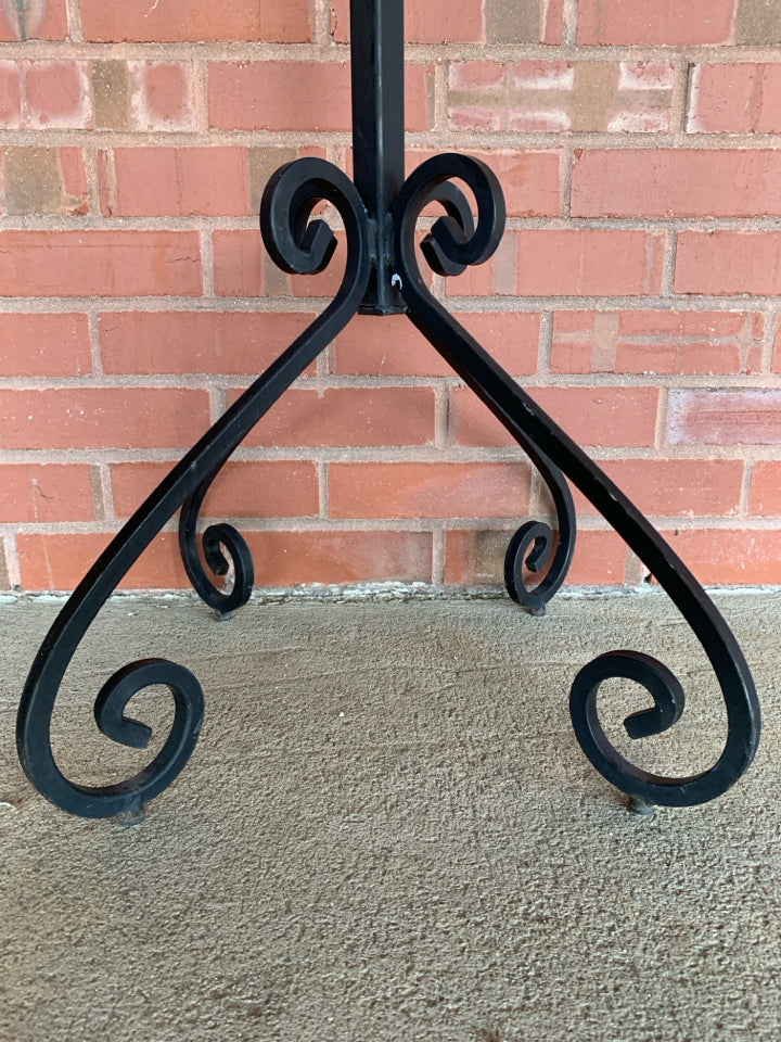 LG METAL COAT RACK W/CURVED FEET.