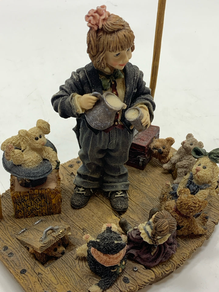 YESTERDAYS CHILD "MAGIC SHOW AT 4" FIGURINE.