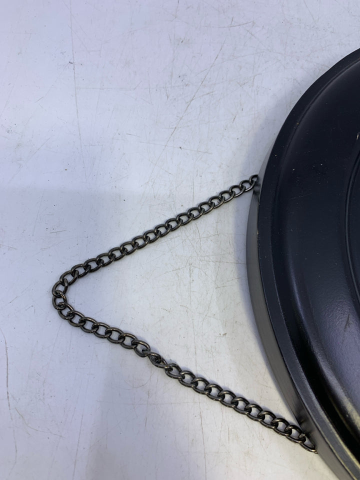 SMALL ROUND MIRROR.