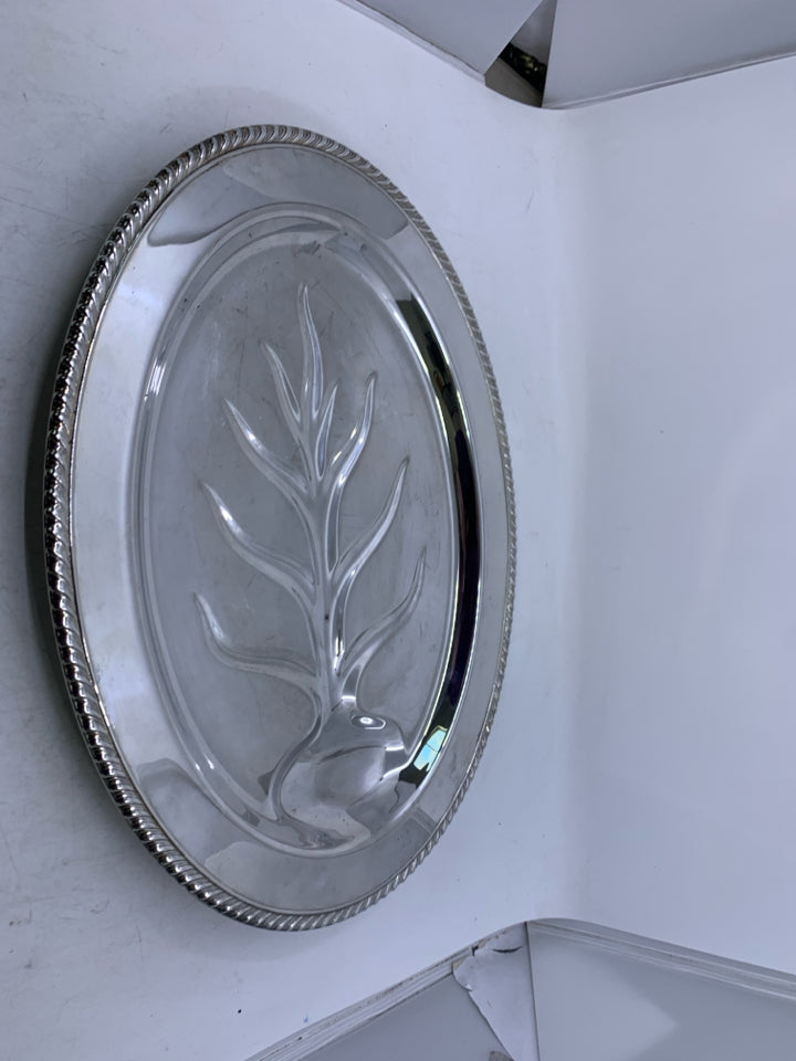 SILVER METAL FOOTED ROASTER.