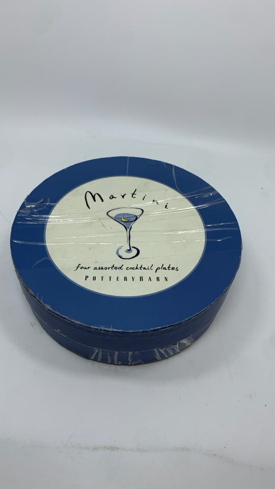 4 MARTINI COCKTAIL PLATES IN BOX.
