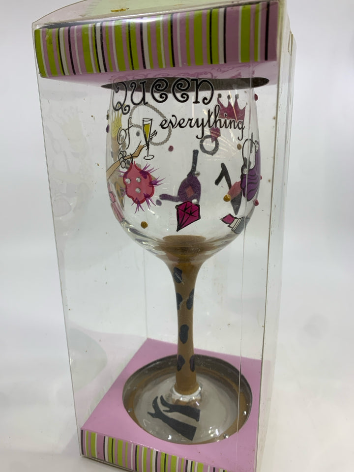 NIB HAND-PAINTED QUEEN WINE GLASS.