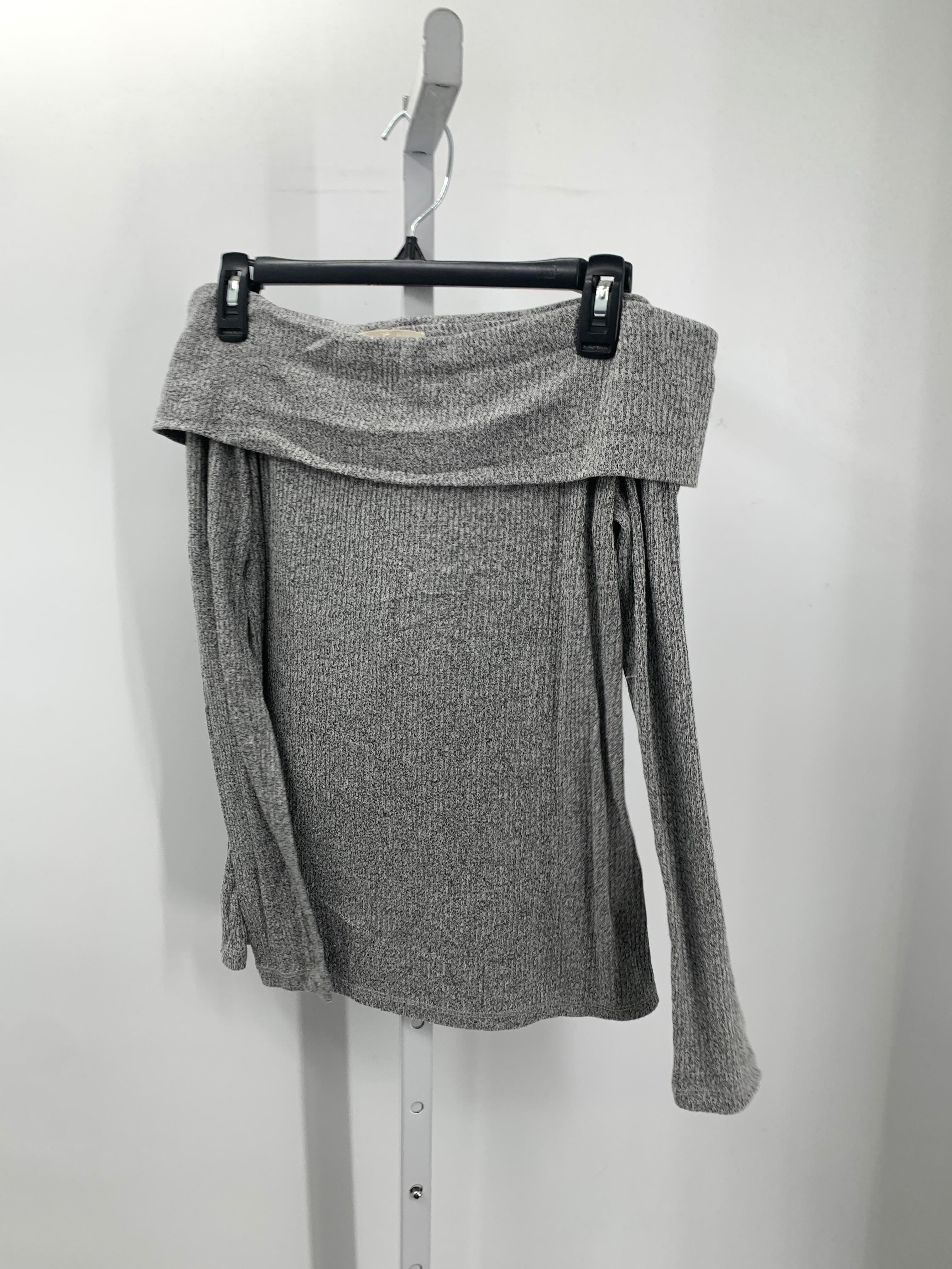 Rewind Size Medium Juniors Long Sleeve Shirt