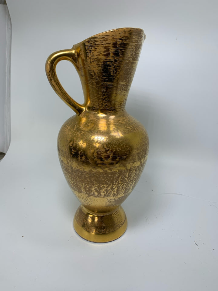 VTG TALL GRANADA GOLD VASE/PITCHER/.