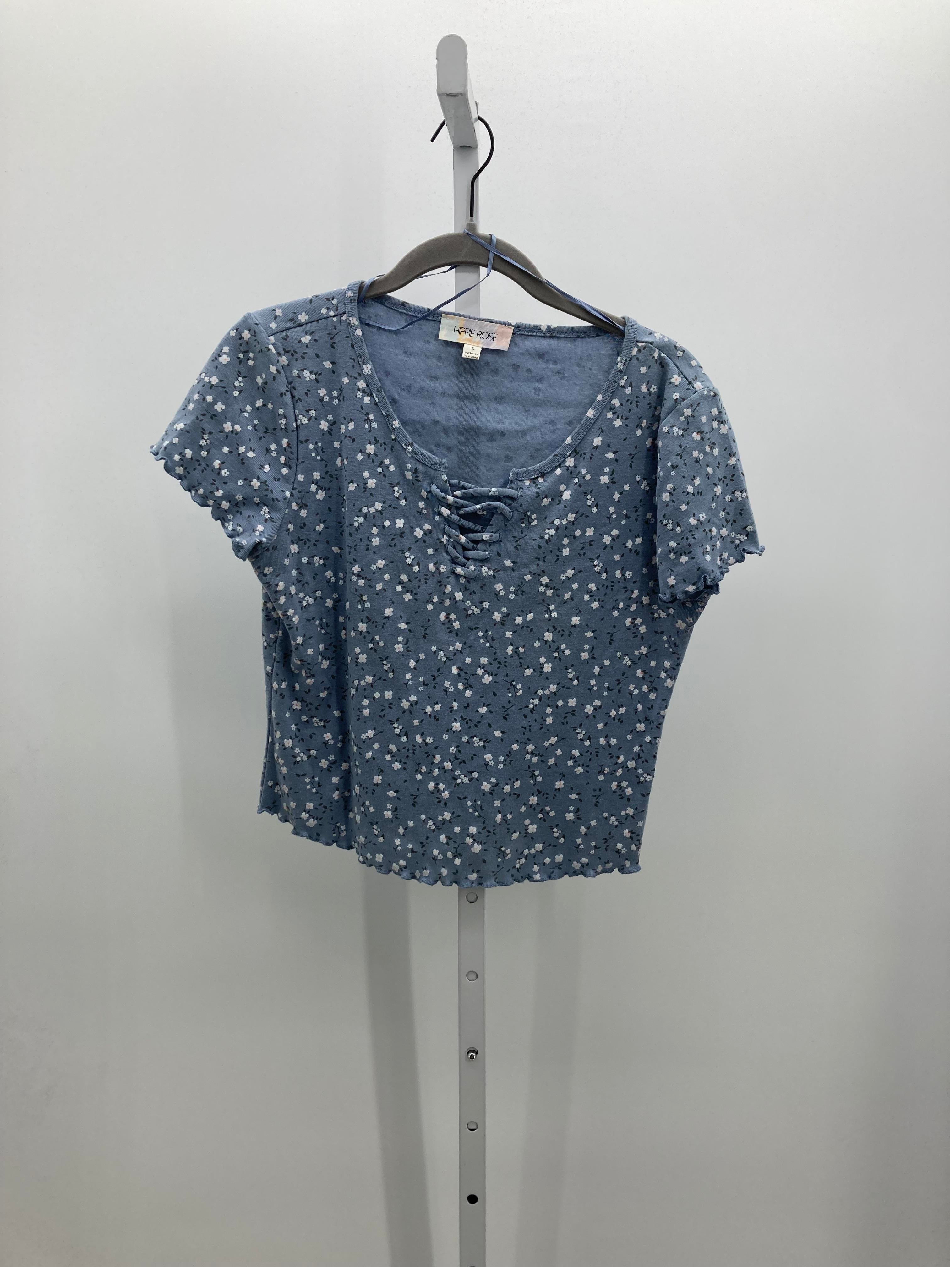 Hippie Rose Size Large Juniors Short Sleeve Shirt