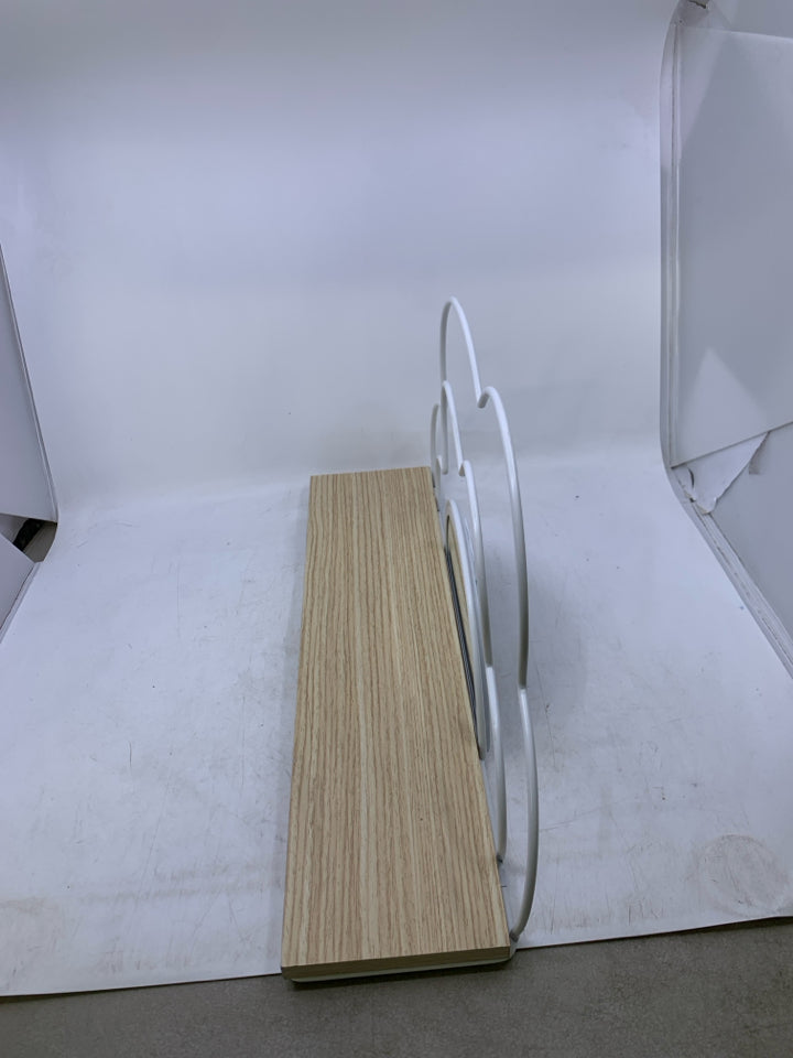 SHELF W/ WHITE METAL FLOWER OUTLINE W/ MIRROR.