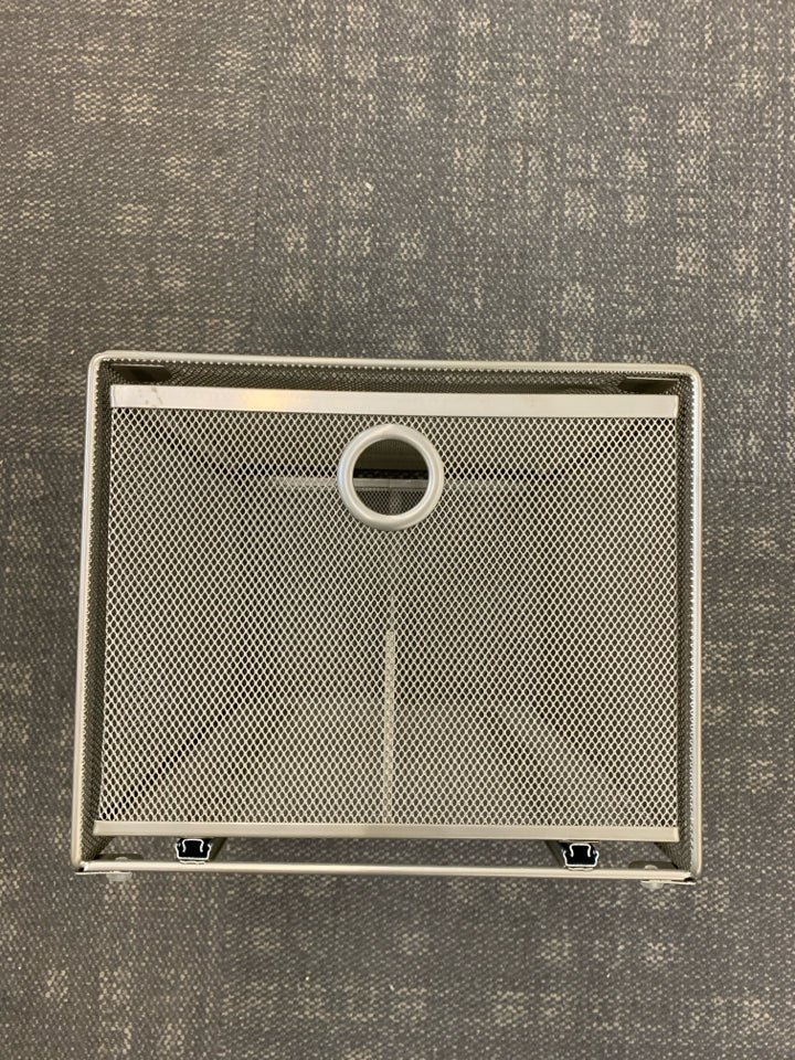 METAL ORGANIZER DRAWER.