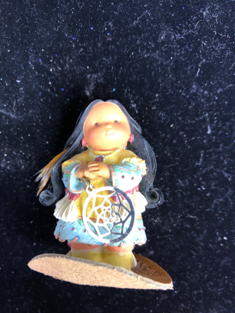 FRIENDS OF A FEATHER LITTLE GIRL W METAL DREAM CATCHER-JULY LEATHER STAND.