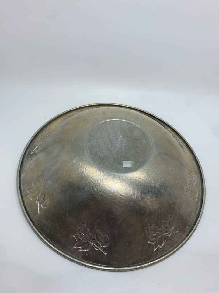 ALUMINUM CRACKLE CENTERPIECE BOWL.