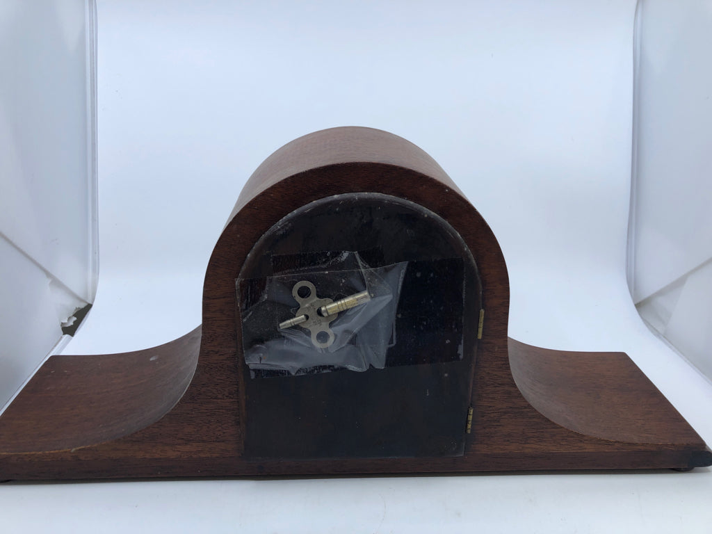 VTG DARK DESK CLOCK W KEY.