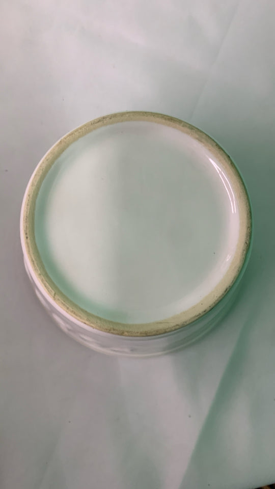 SMALL WHITE POPCORN BOWL.