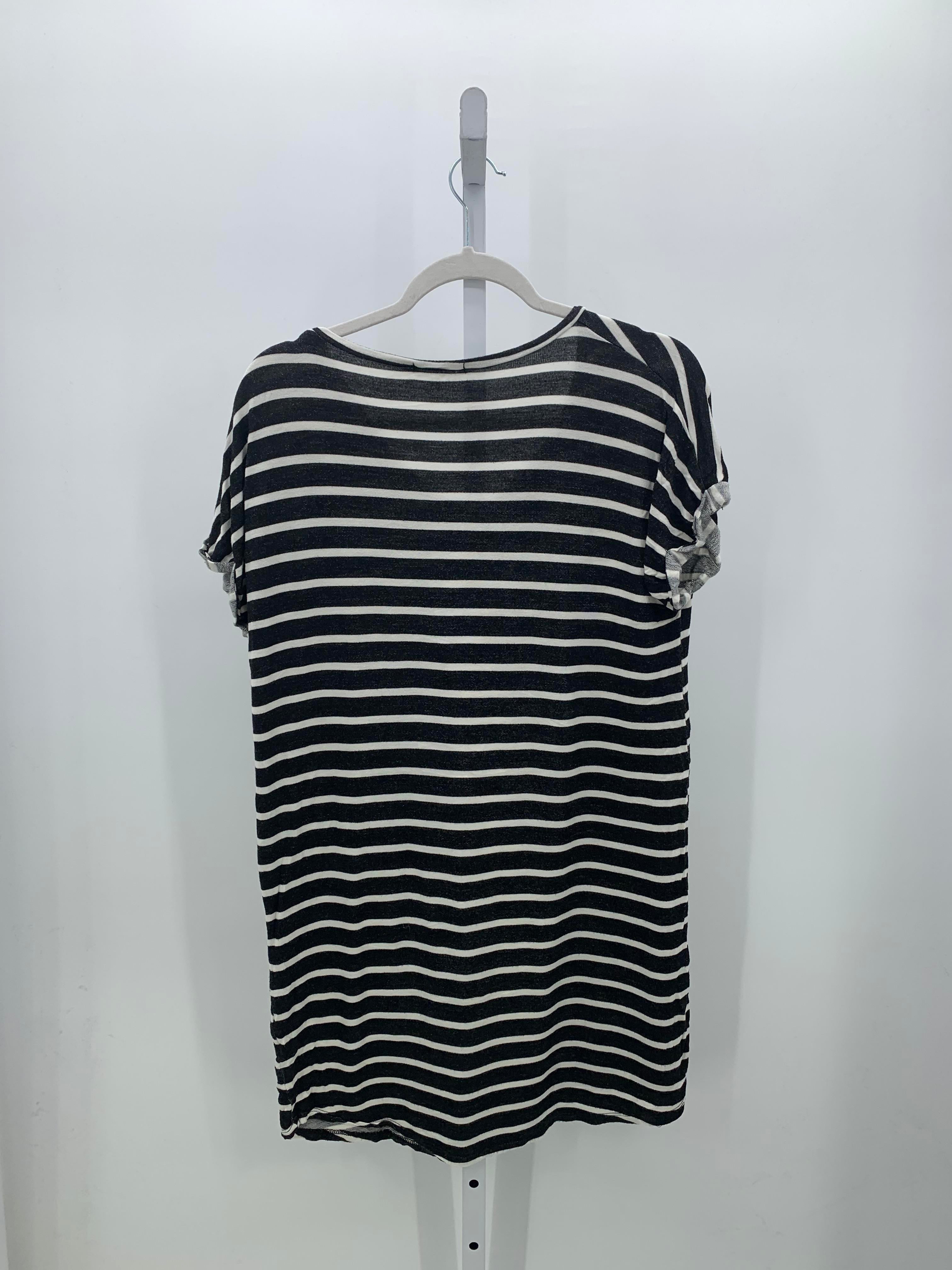 Size Medium Misses Short Sleeve Dress