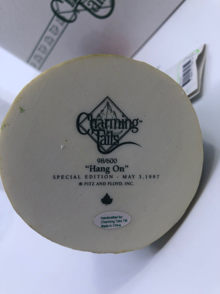 NIB HANG ON CHARMING TAILS