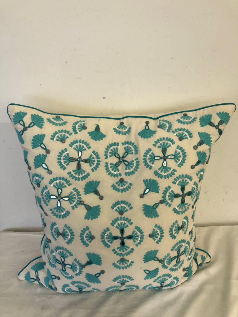 LARGE TEAL AND WHITE SQUARE PILLOW.