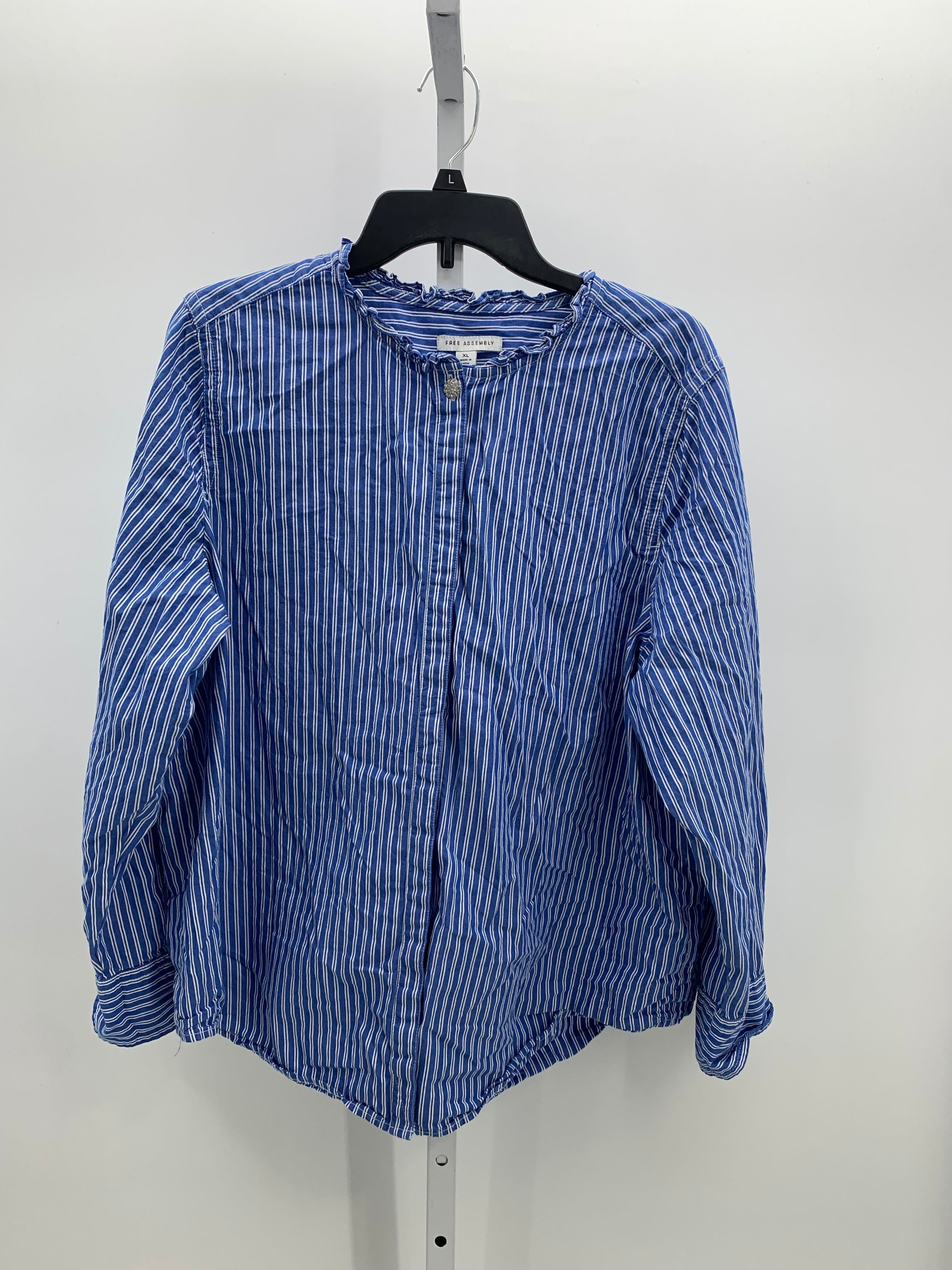 Free Assembly Size Extra Large Misses Long Sleeve Shirt