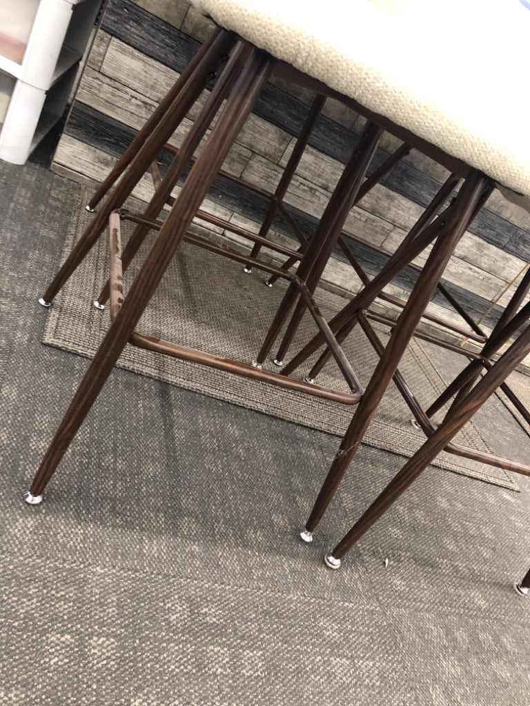 4PC CREAM BAR STOOL CHAIRS.