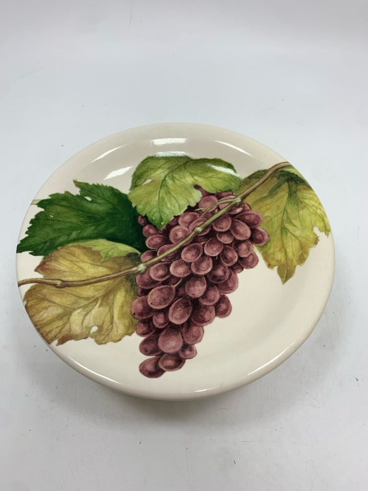 5 GRAPES APPETIZER PLATES.