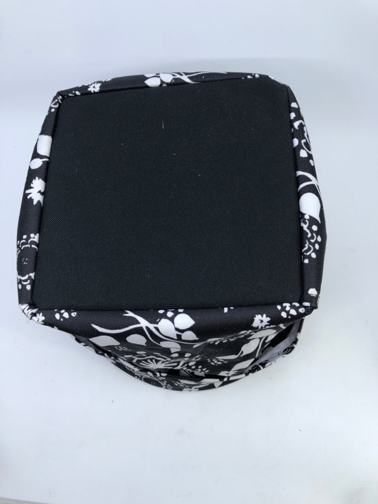 BLACK AND WHITE THIRTY-ONE ROUND FOLDABLE BASKET.