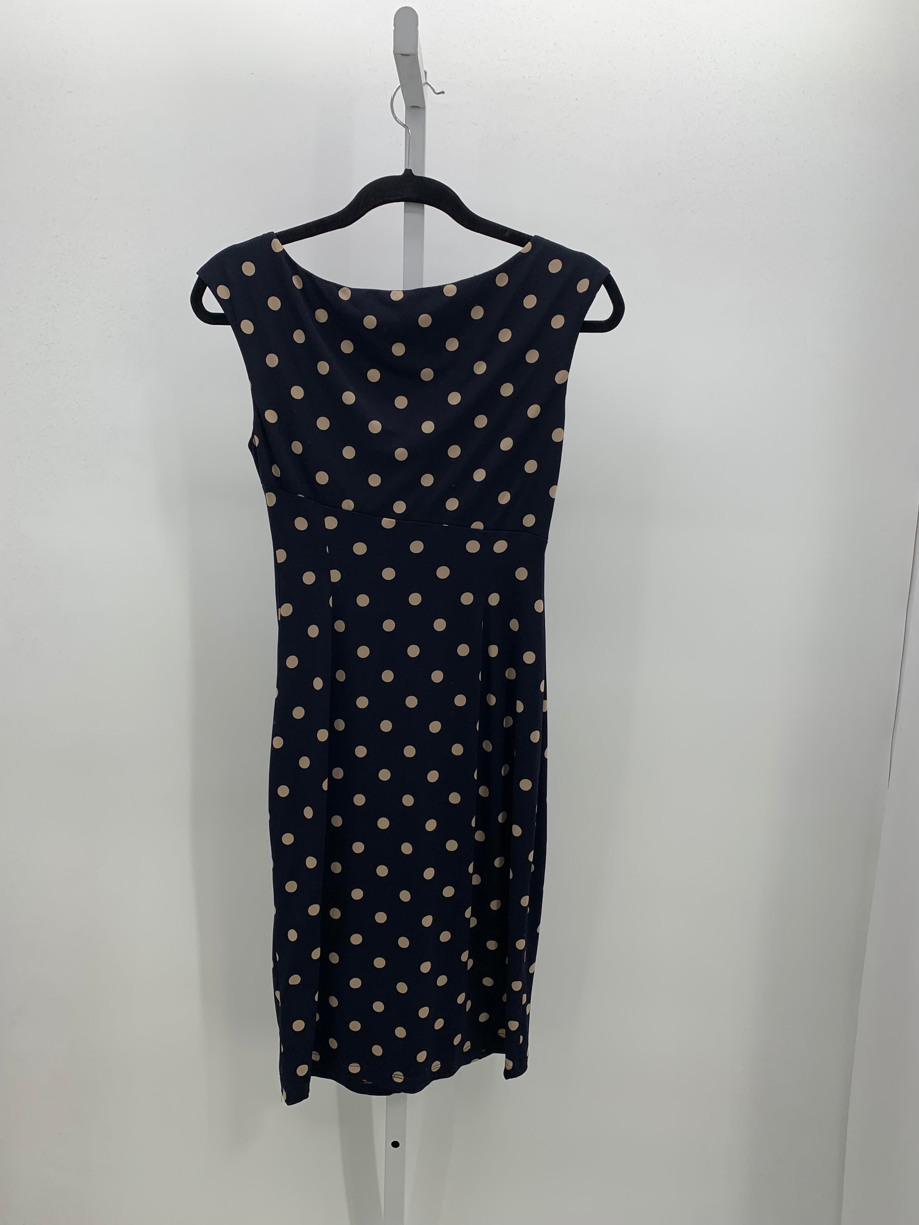 connected apparel Size 6 Misses Sleeveless Dress