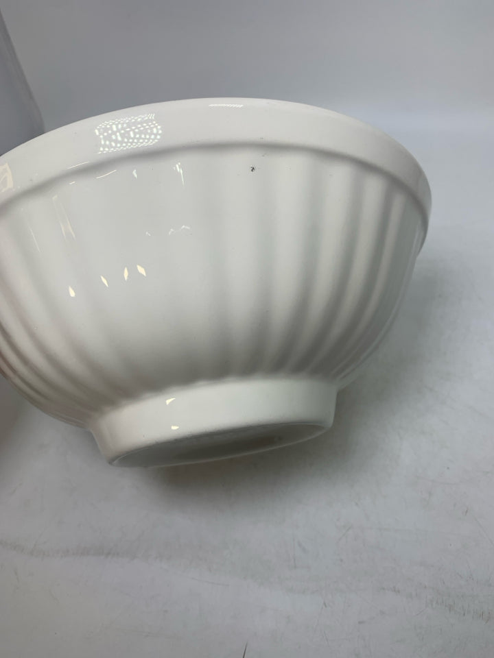 VTG COLORFUL STRIPED PASTA SERVING BOWL RIBBED MADE IN ITALY.