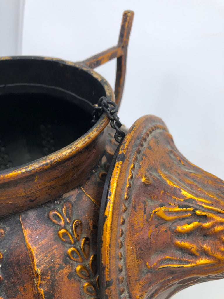 METAL URN VASE W/LID.