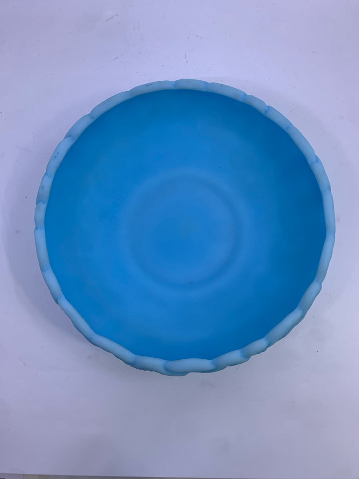 VTG BLUE FENTON SERVING BOWL W/ SCALLOP EDGE.