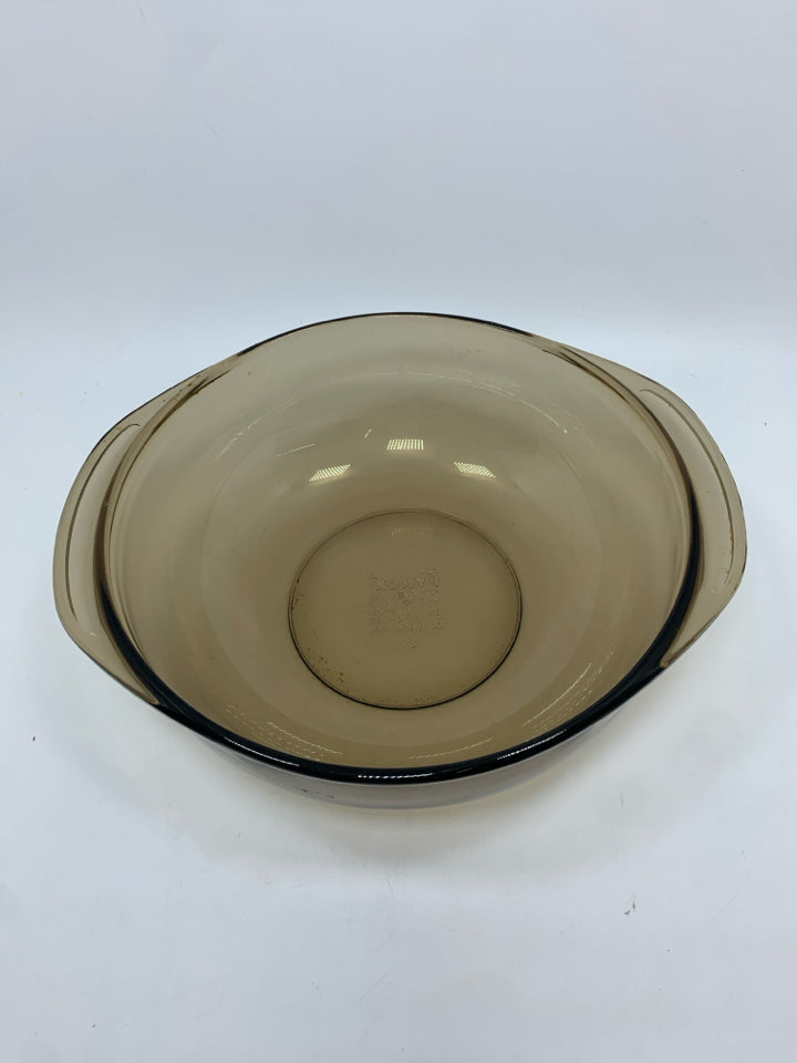 BROWN GLASS PYREX CASSEROLE W/LID.