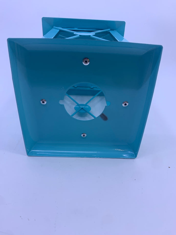 LIGHT BLUE METAL TEA LIGHT LANTERN.