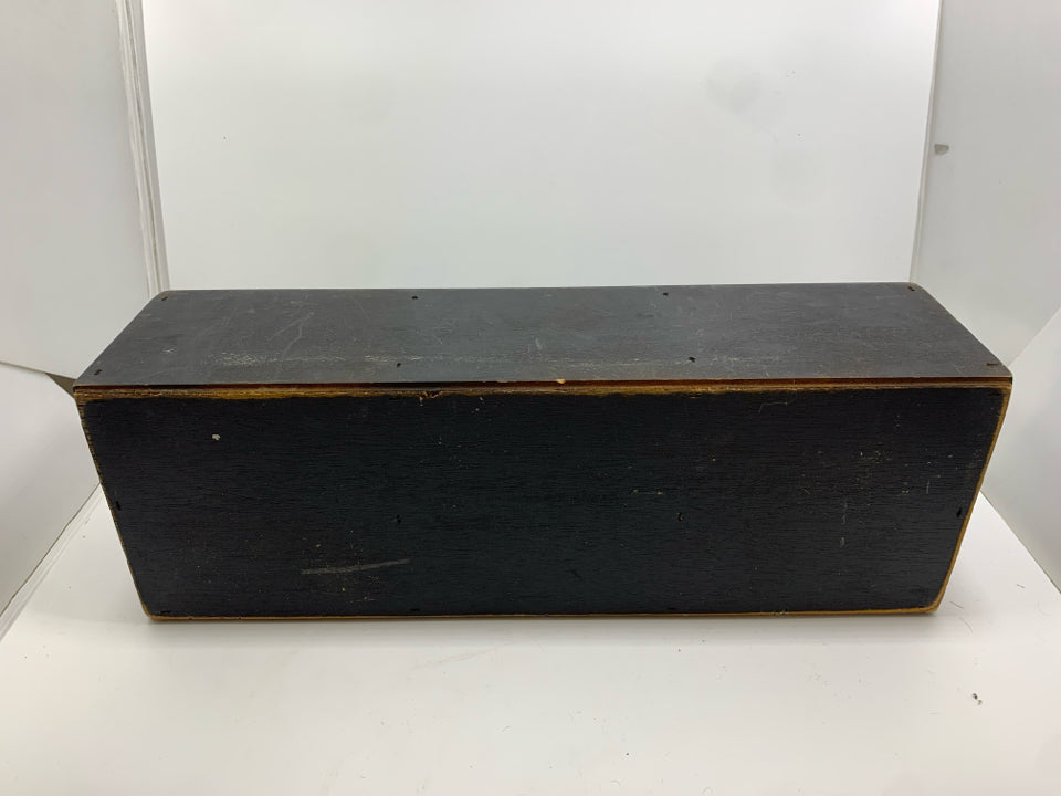 DISTRESSED 3-SECTION BLACK WOOD STORAGE CUBBY.