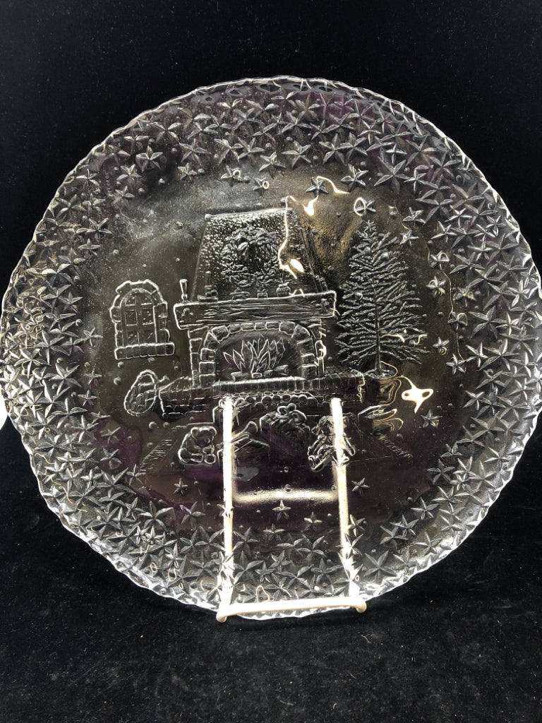 CLEAR CHRISTMAS PLATE WITH FIREPLACE SCENE.