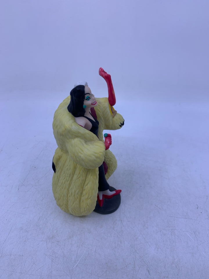 VTG CRUELLA DE VIL CERAMIC FIGURINE.