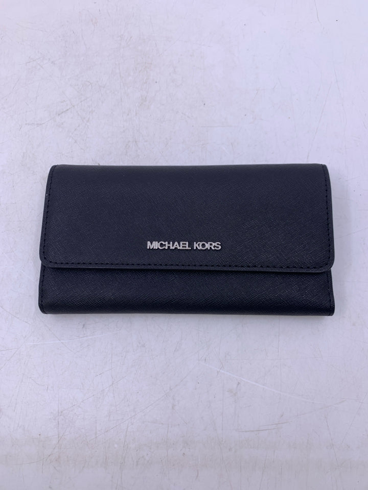 Michael Kors Jet Set Travel Tri-Fold Wallet *Minor Wear