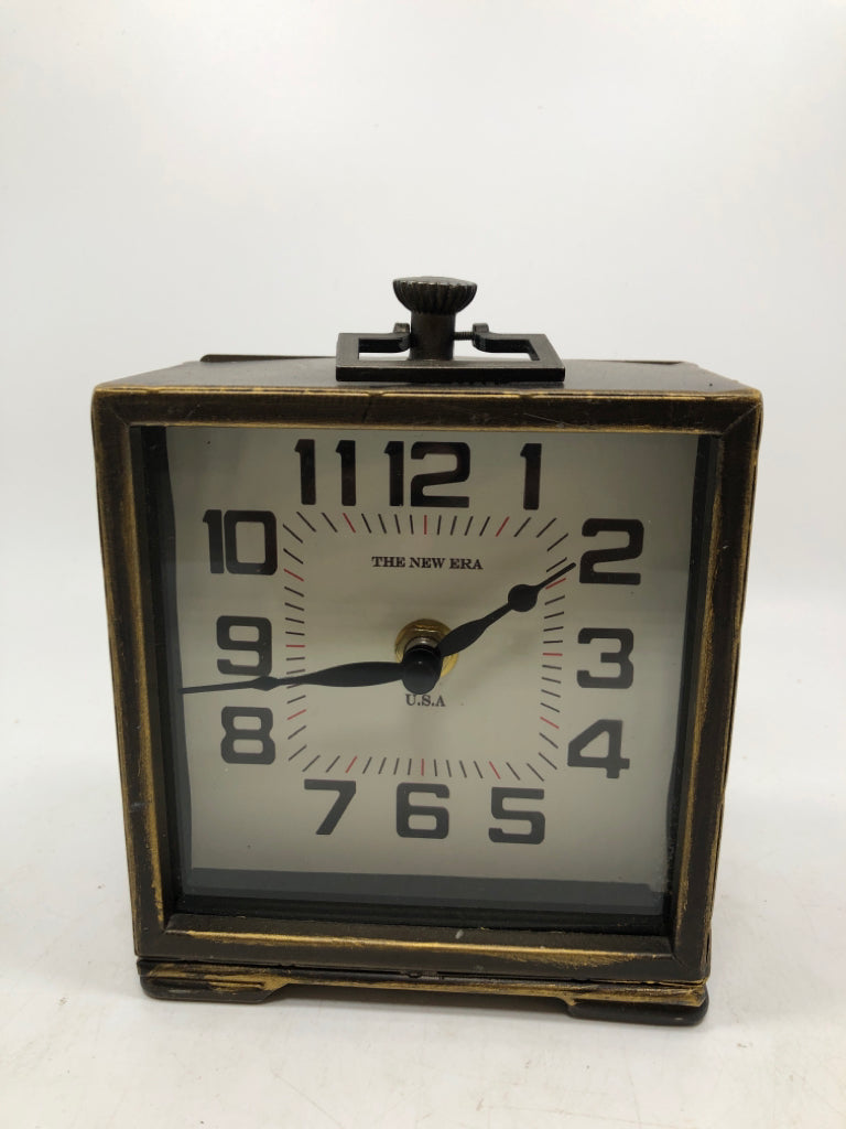 SM INDUSTRIAL STYLE THE NEW ERA CLOCK.