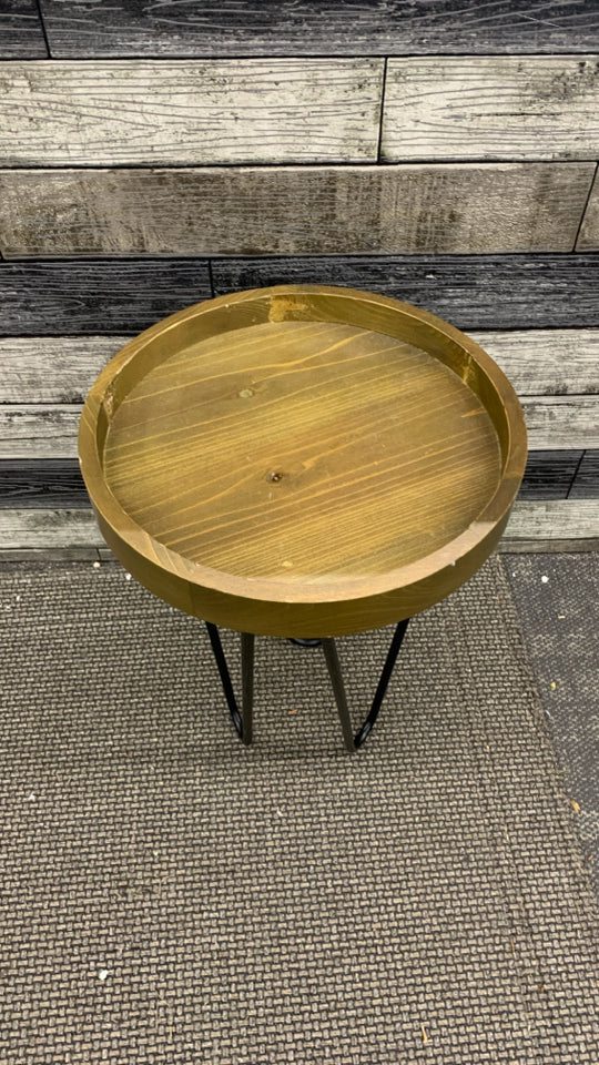 INDUSTRIAL END TABLE WOOD TOP.