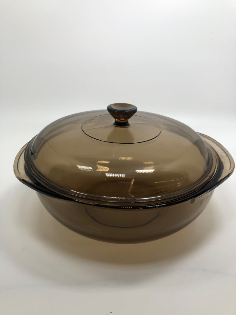 VTG VISION AMBER GLASS LIDDED CASSEROLE DISH.