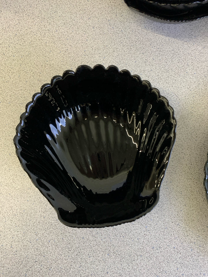14 PC BLACK SHELL DESSERT PLATES & BOWLS.