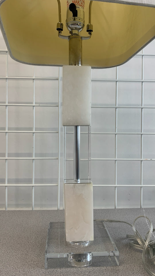 MARBLE AND GLASS BASE LAMP W/CREAM SHADE.