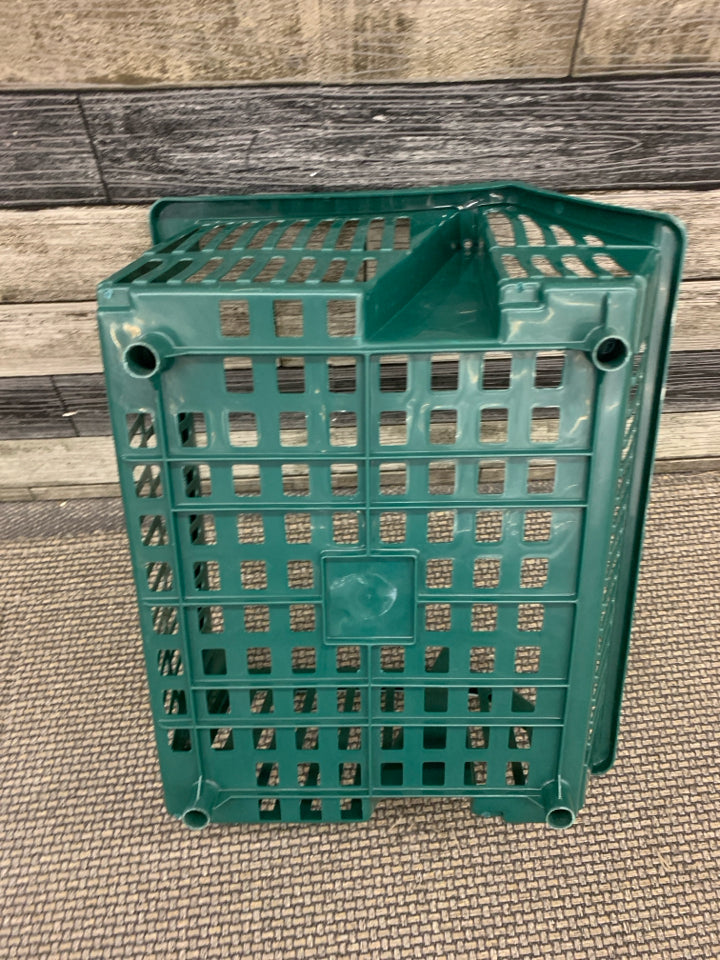 GREEN STACKABLE PLASTIC STORAGE CRATE.