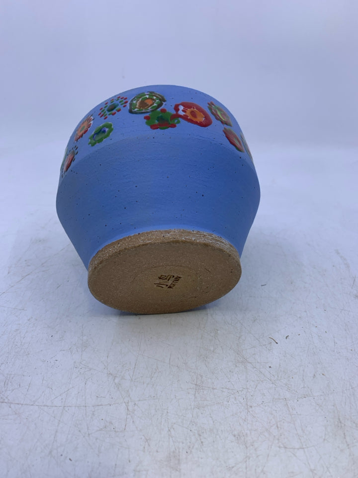 SMALL POTTERY PLANTER.